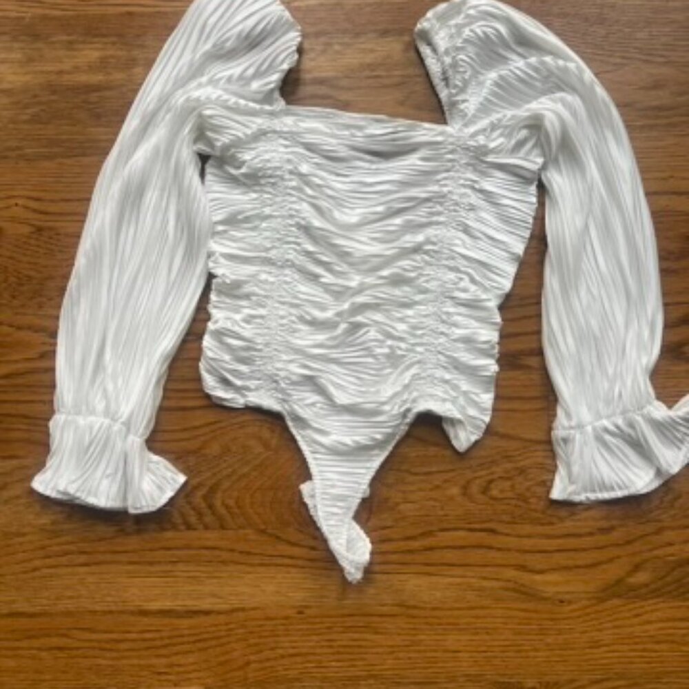 Lulus White Pleated Long Sleeve Ruched Bodysuit Size Medium New No Tags